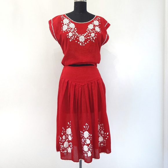Vintage 1950s Mexican Embroidered Floral Peasant Boho Hippie Skirt Set - Picture 13 of 13